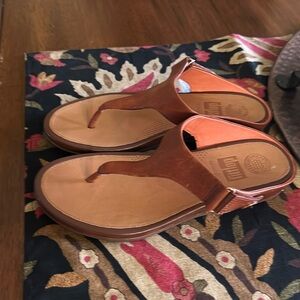 FITFLOP LEATHER THONG SANDALS WOMENS 8 dark tan nwt